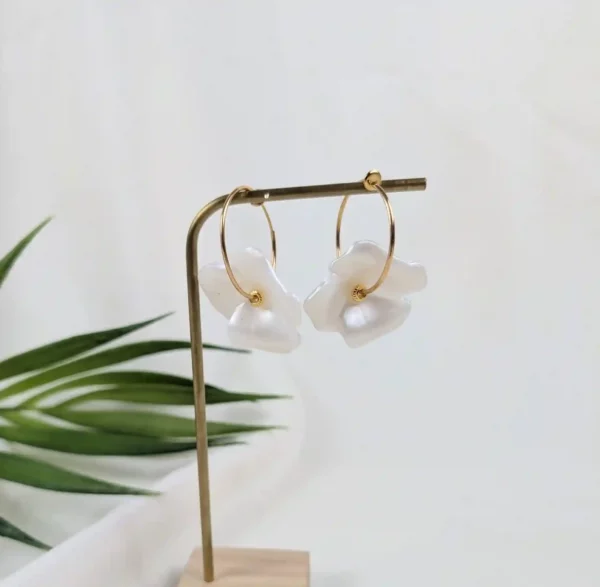 Boucles d'oreilles créoles à clips fleuries - Eva – Image 6