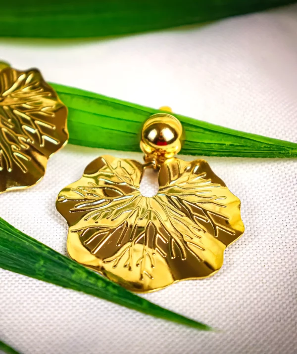 Boucles d'oreilles à clips dorées avec feuilles - Simone