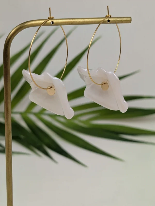 Boucles d'oreilles créoles à fleurs - Eva – Image 5