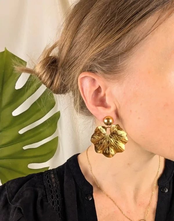 Boucles d'oreilles à clips dorées avec feuilles - Simone