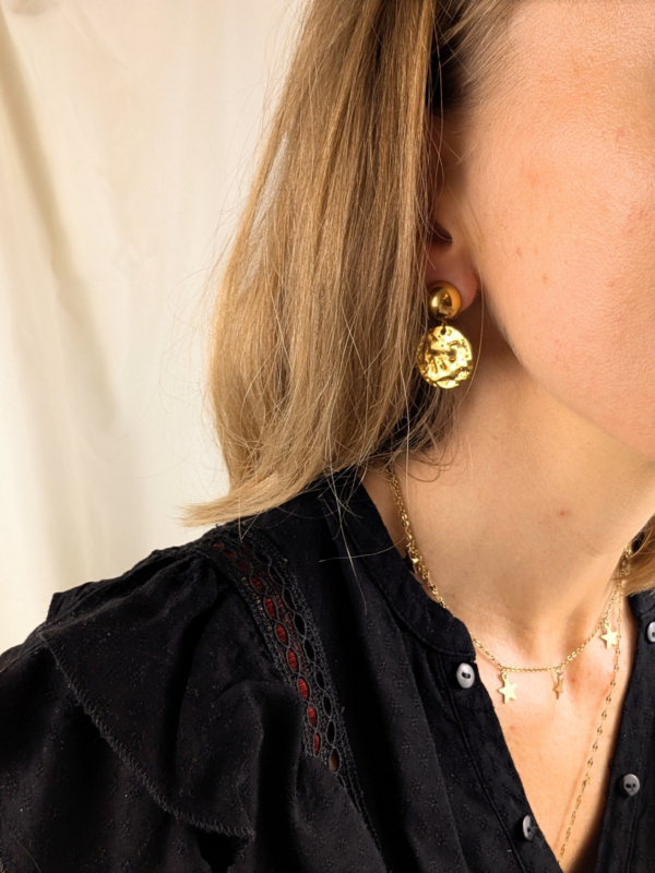 Boucles d'oreilles dorées à clips – Laïla – Image 2